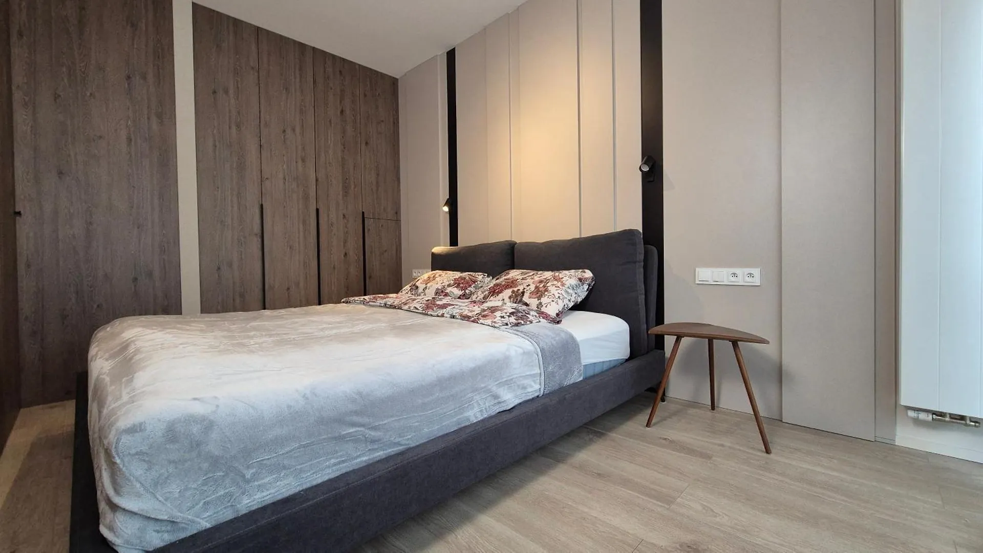 Апартаменты Luxurious Almond Apartment, Self Check-In 24H, Parking, Air-Conditioning Познань