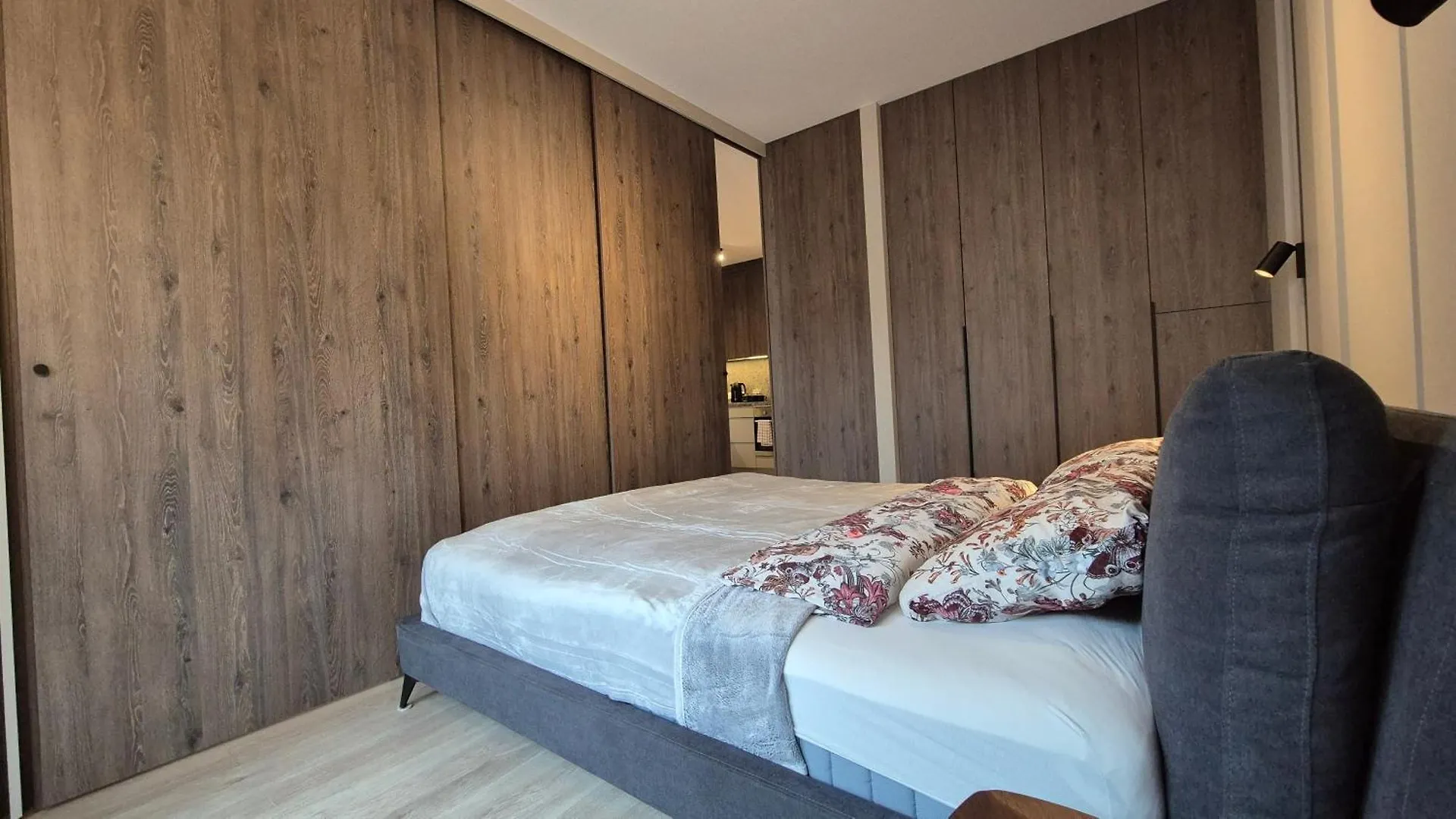 Luxurious Almond Apartment, Self Check-In 24H, Parking, Air-Conditioning Познань